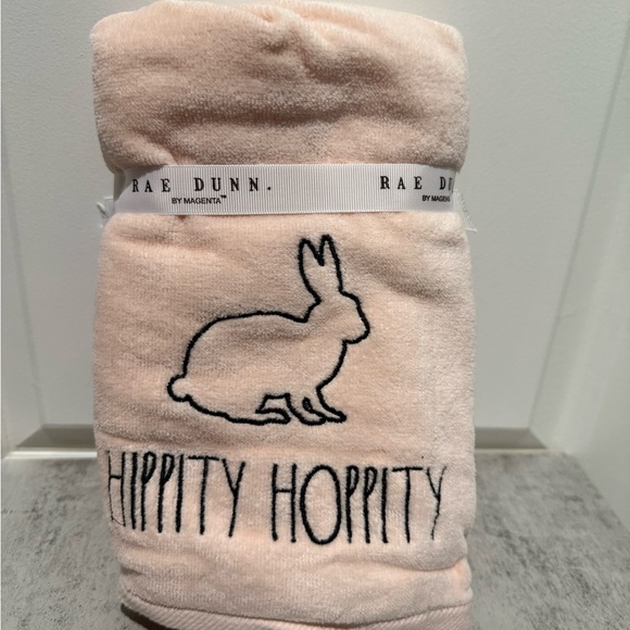 Rae Dunn Hand Towels Set of 2 - Picture 2 of 2